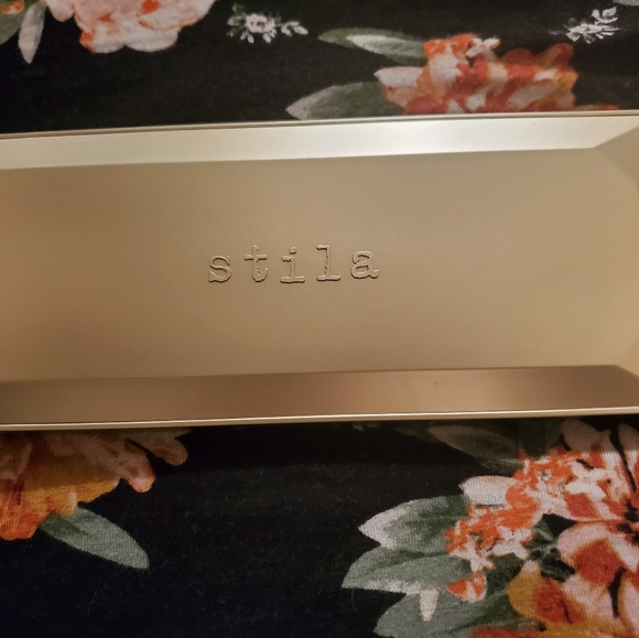 Stila "After Hours" Eyeshadow Palette - Picture 5 of 6